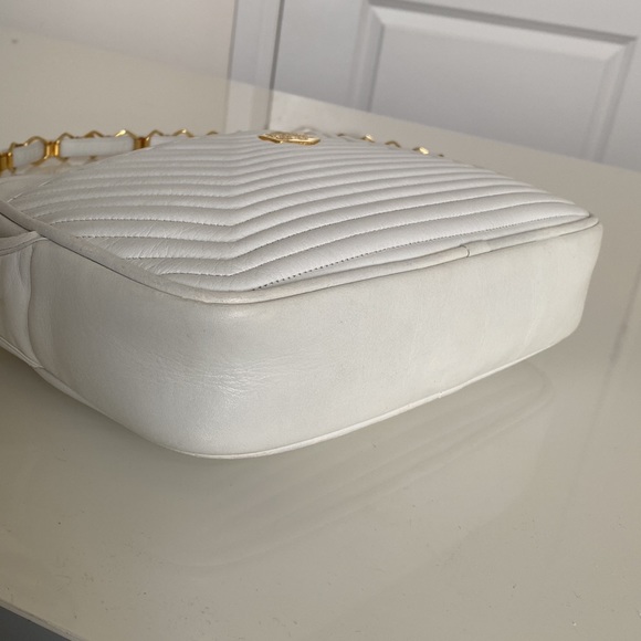 super Rare vintage Revillon 🇫🇷 white chevron crossbody bag - Picture 3 of 17
